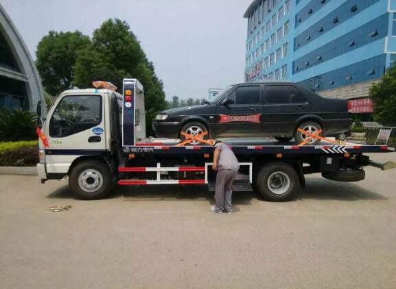 西宁道路拖车救援 西宁道路拖车救援
